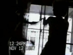 Chelsea vs Robbie vintage housewife