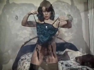 BIG BRITISH BOOBED MILF TRYING ON