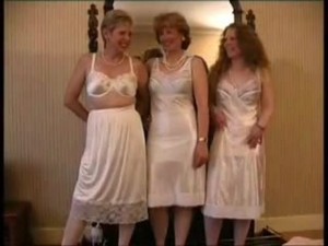 SEXY VINTAGE LINGERIE MATURE OLDER MILF